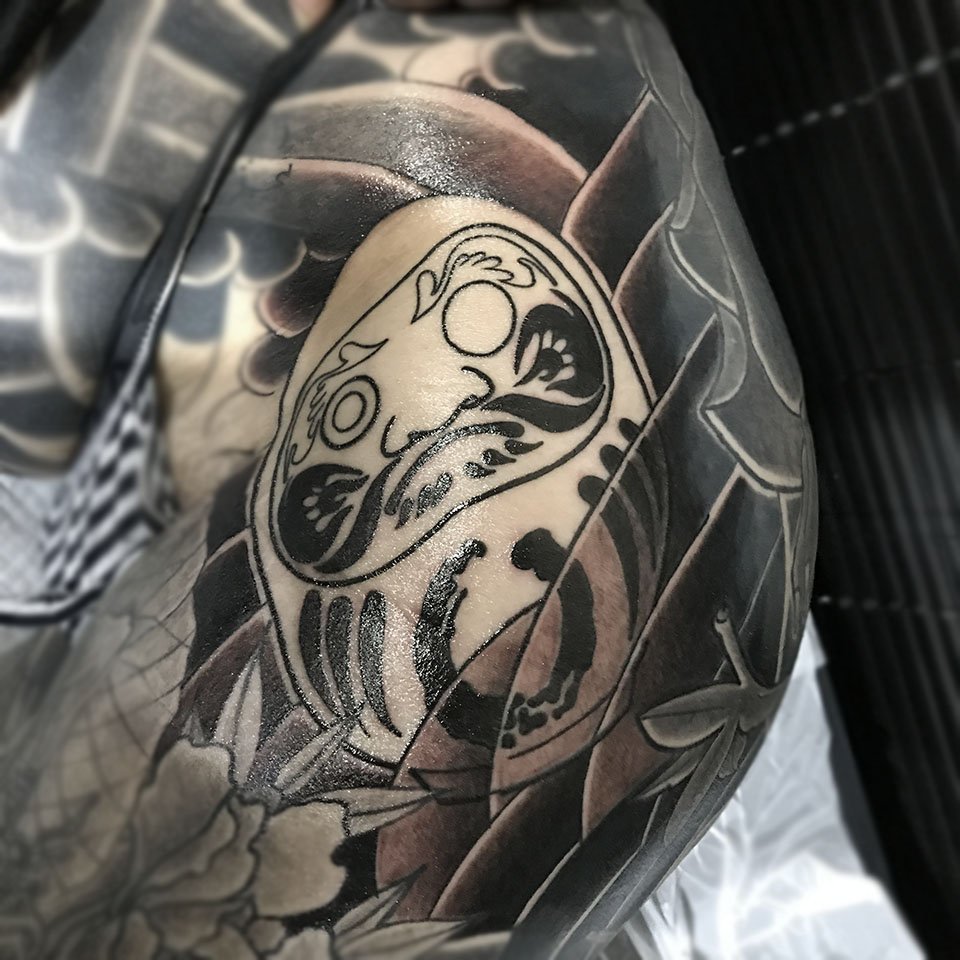 엉덩이 부분을 작업중입니다.
힘들지만 재밌....
문의주세요 ㅎㅎ
#타투 #엉덩이타투 #이레즈미