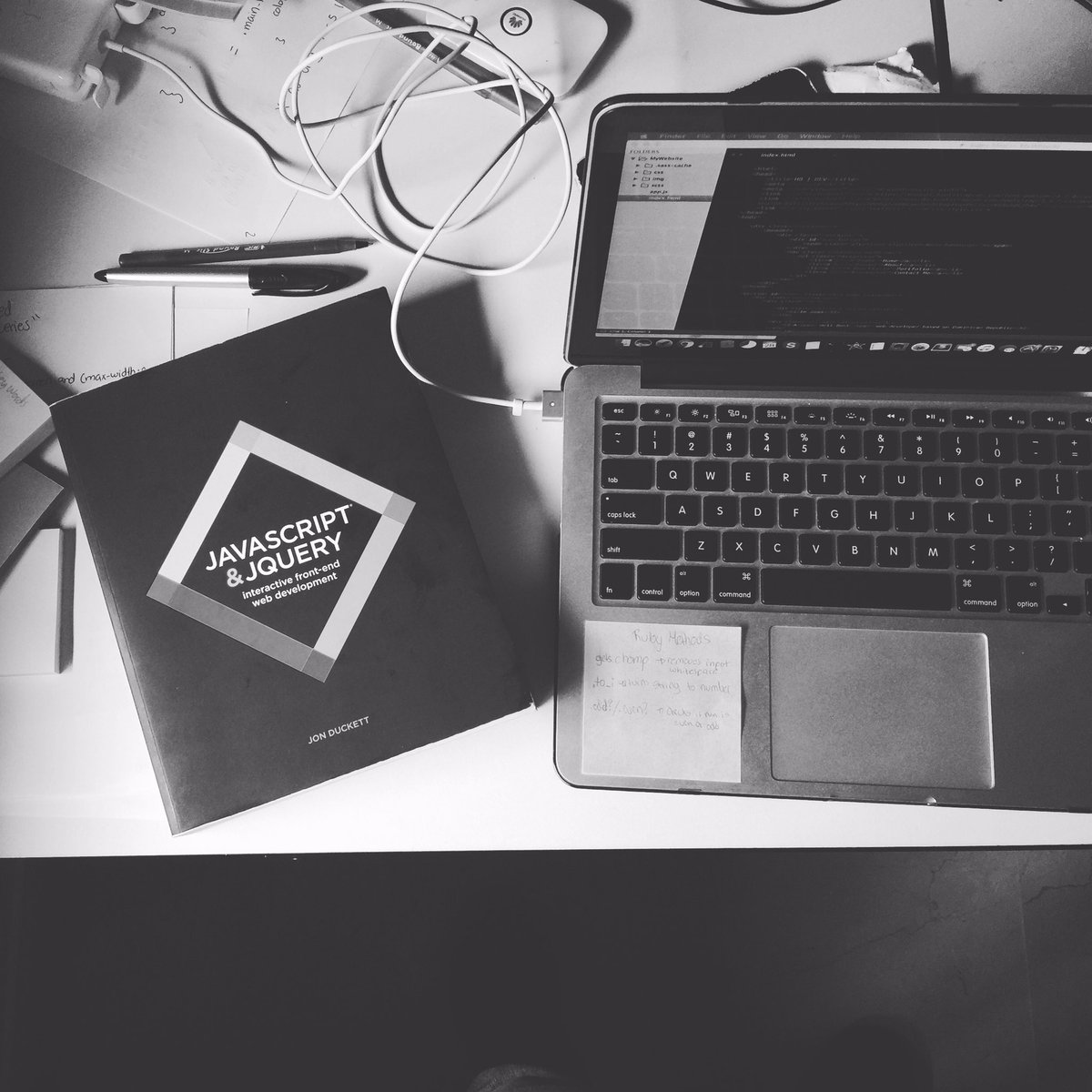 hellbentcode's tweet image. The best way to learn is using as much sources as you can lml #buildtheweb #workfromhome #developer #design #freelance