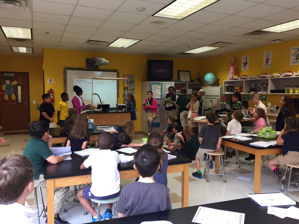 sgarci38's tweet photo. Thank you Ms. Williams for letting fifth grade teach first grade about the Sun, Moon, and Earth! @WilliamsLabOFE #OFE https://t.co/MSLO05zm8A