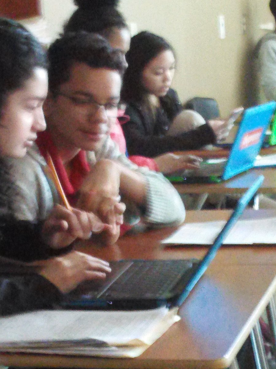 principaliam's tweet image. Rotation stations! #coldwar #creatingdialogue #CoachMoore #criticalthinkingstrategies @courtleepeck @Mr_Clemens @coachleech