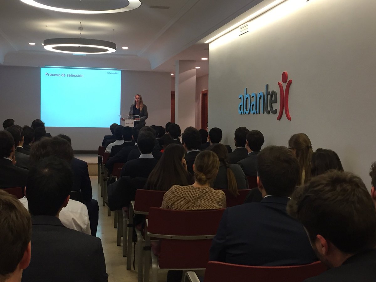 abanteasesores's tweet photo. . @tejerina_maria explica el proceso de selección en Abante #ATalento2017 #talento #empleo https://t.co/pGWlMsl41w