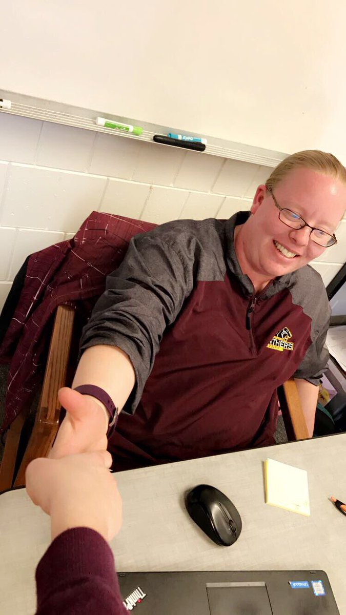 ashleykaus_'s tweet photo. 300 retweets, and Ms. Zielinski and Dewey go on a date!!! #HELPMAKEDEWLINSKIOFFICIAL😍 https://t.co/CY1IxTkpOS