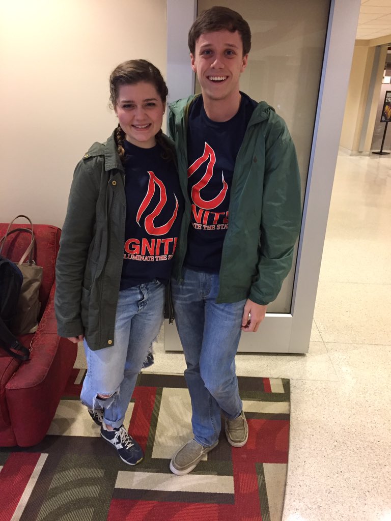 alexa_rohlman's tweet image. Accidentally twinning with @EvanTthatsme  All the more reason to #VoteIGNITE @2017Ignite