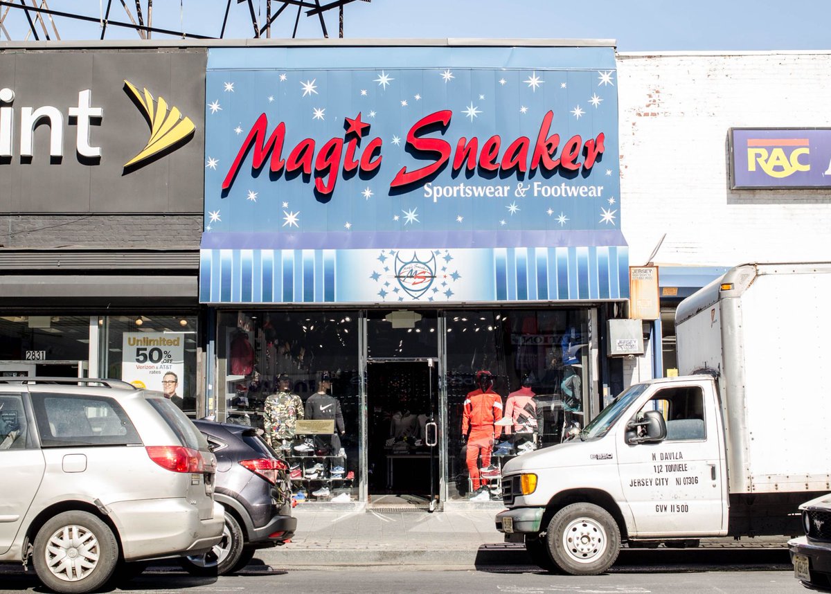 lynnhazan_'s tweet image. Our favorite spots for value shopping in @thenewjsq I found the most amazing Calvin's at the goodwill! read up! 
buff.ly/2m3VB1V