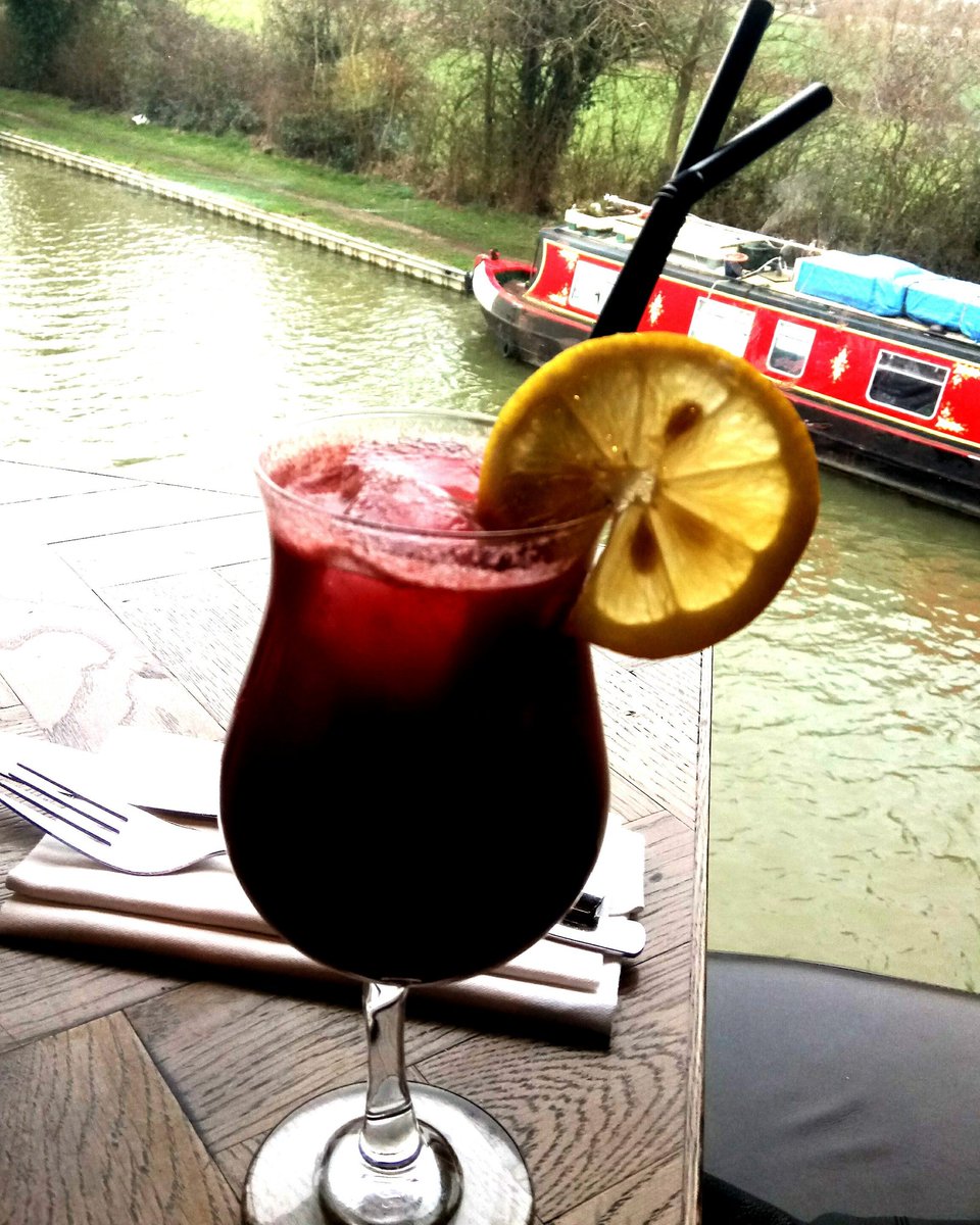 Artybizzle's tweet photo. Great way to brighten up a grey day! #raspberrycollins #new job #celebration @TheNavCosgrove https://t.co/m5Q2lrtuLR