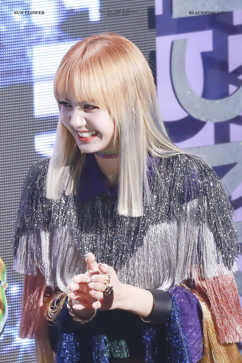 newslalisa's tweet photo. [📷] Fotos da Lisa no Gaon 6th 💝. https://t.co/Jk3EoKzR4s