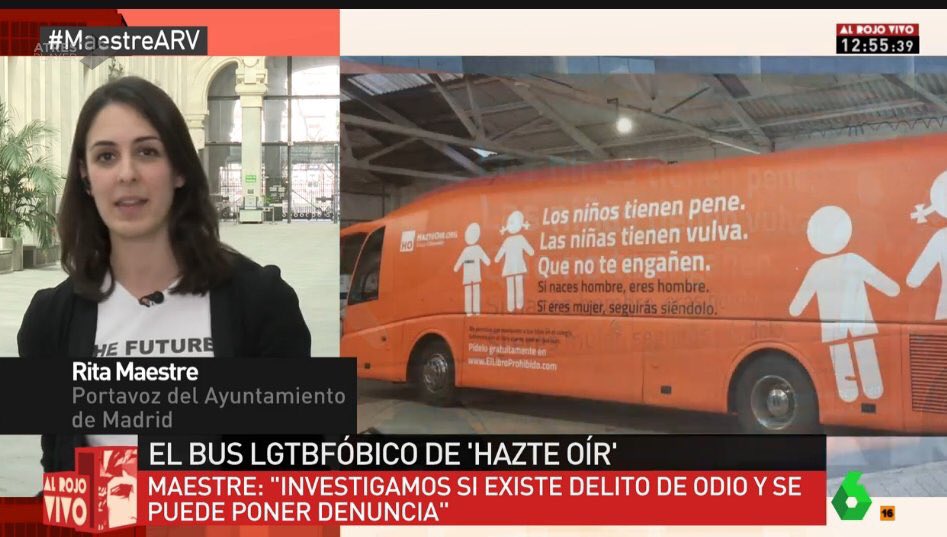 JovenEuropeo's tweet photo. Una señora que entró en una capilla universitaria al grito de "Arderéis como en el 36" hablando sobre delitos de odio. Casi nada. https://t.co/yzo7pEw9yg