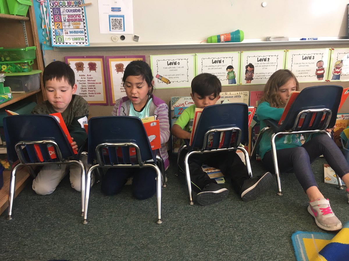 k1pandas's tweet image. How they chose to &quot;get cozy&quot; while hunting for sight words &amp;amp; CVC words to read...I just can&apos;t handle it 😍#ReadAcrossAmerica #fsdStuEngage