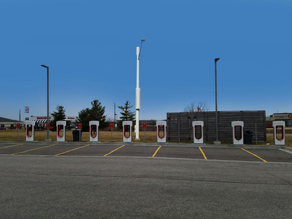 GrowthPartnerUS's tweet image. Need #wireless connectivity and street lighting for your charging station? Done. #enersphere. #chargingstations #smartcities