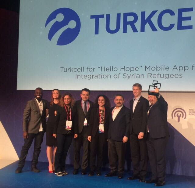 Barselona #MWC17 de @turkcell olarak Suriyeli siginmacilarla ilgili Merhaba Umut projemizle odulumuzu gururla aldik.