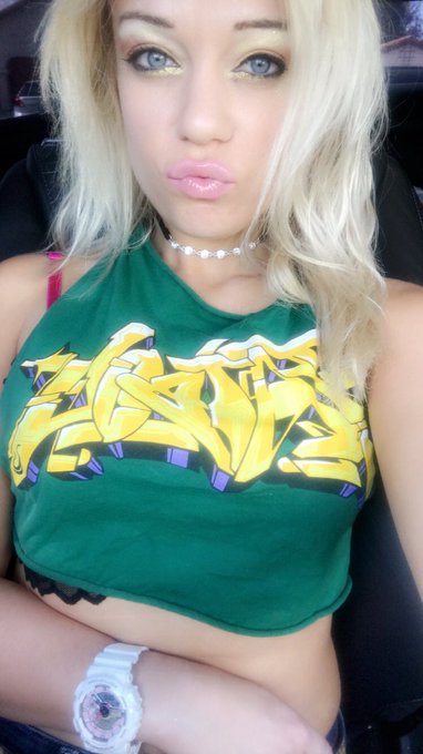 Life is like sex you can either lie back and let it screw you,or you can get on top and ride the hell<a href="/tag/nofilterneeded"class="tags"><span>#nofilterneeded</span></a><a href="/tag/rideordie"class="tags"><span>#rideordie</span></a>