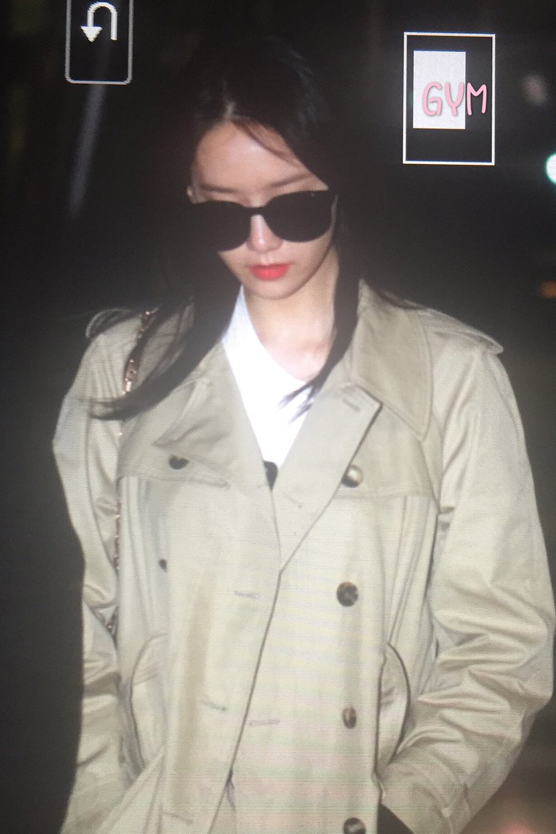 [PIC][01-03-2017]YoonA trở về Hàn Quốc vào sáng nay C5x_j_mU8AA1XkU