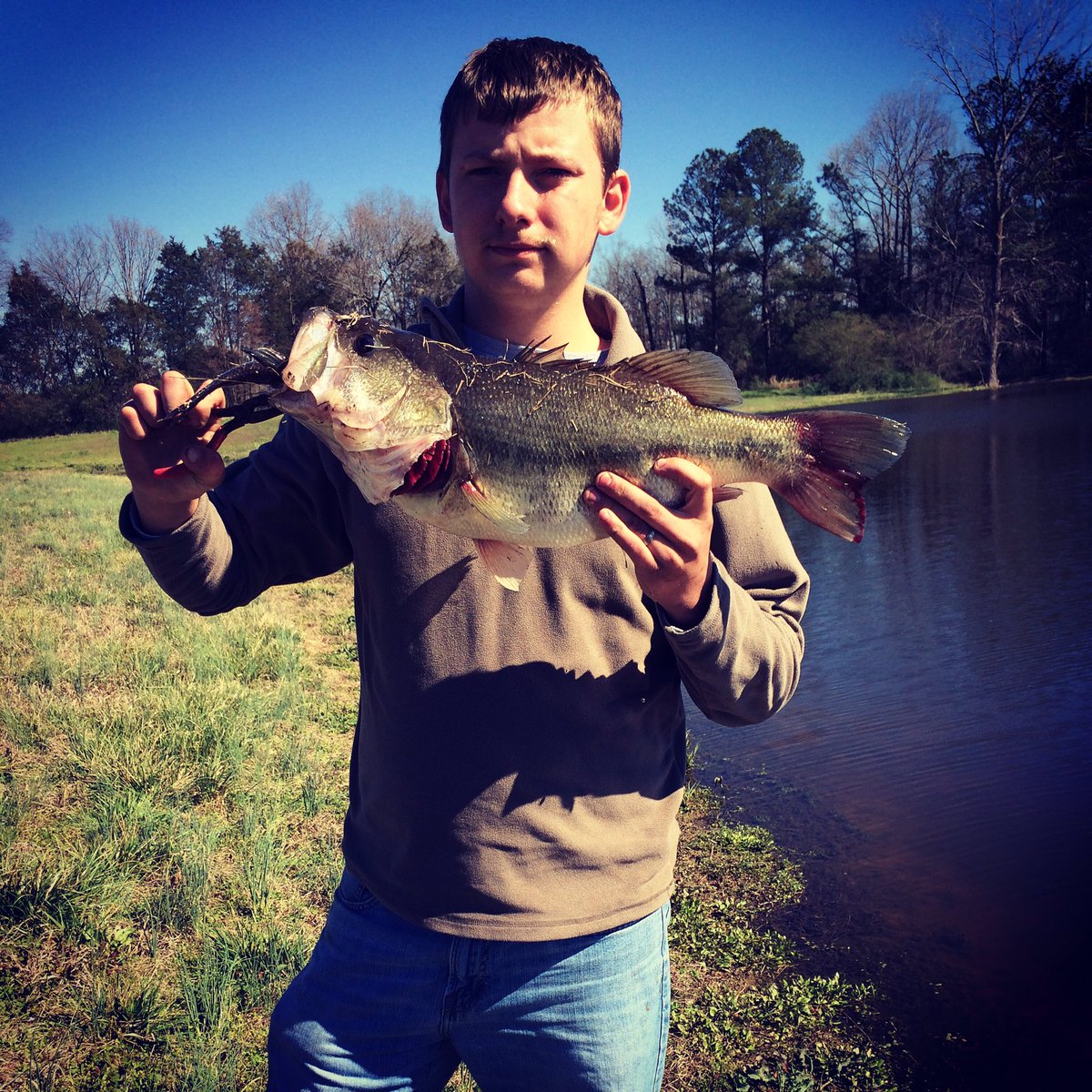 castnblastcrew's tweet photo. #rippinglips https://t.co/2f7W6vnLEJ