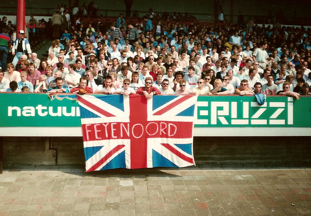 Plakplaat63's tweet photo. #DeDerby op het kasteel,
over traditie gesproken...
alleen zaten er toen meer
#Feyenoorders dan #Spartanen
#SpaFey https://t.co/zlNlFMo1Sp