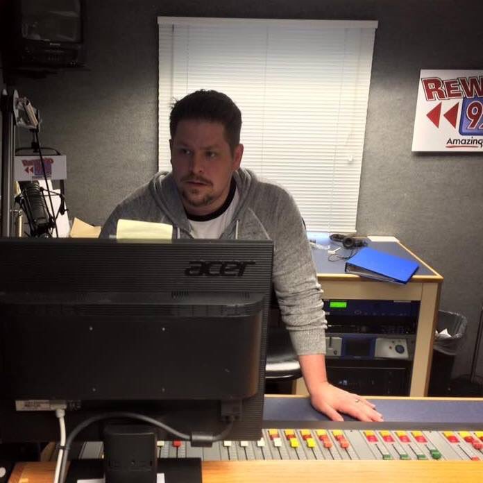 helpethan_com's tweet photo. Thanks @ryanleskis @Mix945 for featuring #HelpEthan on @ShowAndTellCI &amp; for your #Awesomeness! #Friends #Positivity

https://t.co/V6HFBbTab1 https://t.co/pwREGkJc85