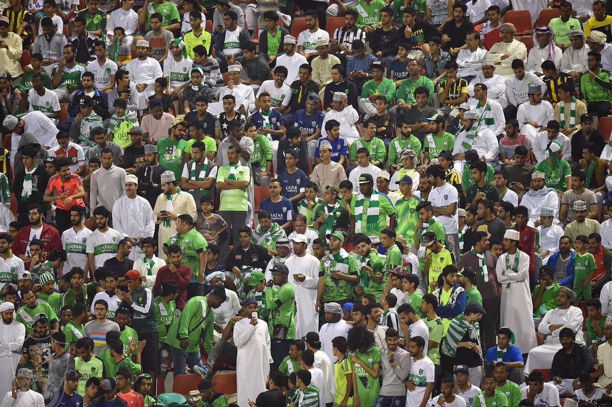 EMADAlHOSNI20's tweet photo. تعجز الكلمات عن شكركم أيه (الملوك) كنتم في الموعد، حضوركم باهي ودعمكم راقي وأثبتم للجميع بأن الأهلي لا يسير وحيداً خلفه جيش من المجانين 💚 https://t.co/TgL10wfxnI