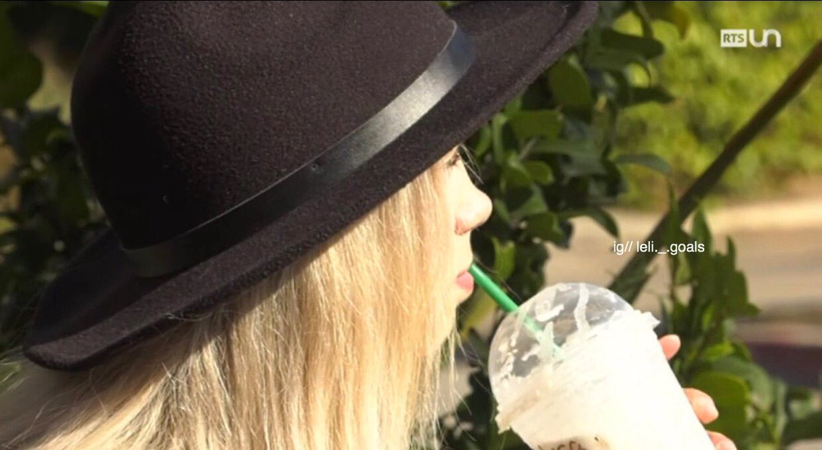lelimybabes's tweet photo. @lisaandlena hahha i really want Starbucks now😂😂👌🏼❤ https://t.co/JnHm3smlSW