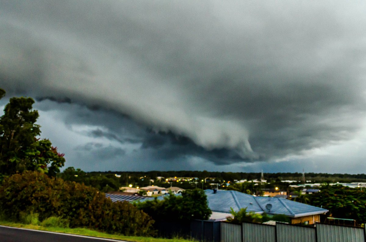 DeeHartin67's tweet photo. #storm #stormchasing #thunderstorm Casino #northernrivers #NSW #australia https://t.co/ZV8dxzLfQM