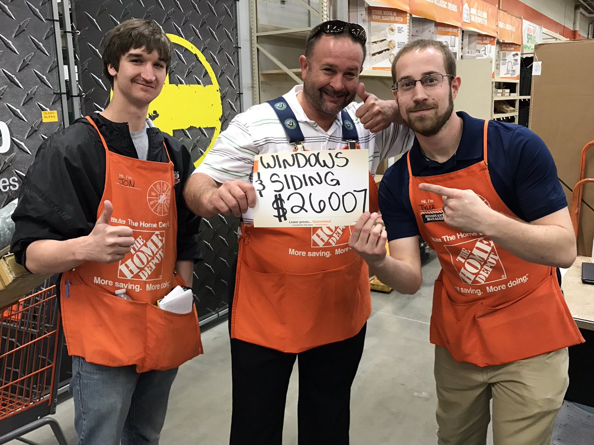 TylerMenge1's tweet image. Bradley from HDE in the house closing a $26,000 sale!!!! @DeborahSandmann @gregory_wilkes