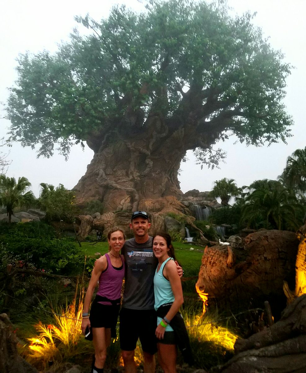 RaceGuards's tweet photo. Race Guards enjoyed the morning run @DisneyAnimalK for @RunningUSA 2017. Great conference! #RUSA2017 #RUSA17 #raceforgood https://t.co/HiByBXlUbd