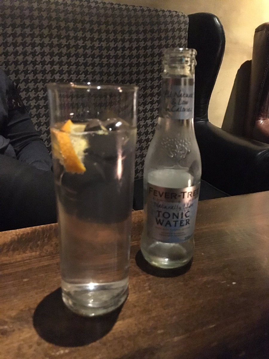 binkybunny7's tweet photo. Nice relaxing end to a long day ... & good preparation for another early start tomorrow #norestforthewicked #busyselling #cheers πΈ https://t.co/bwHUNgySTT