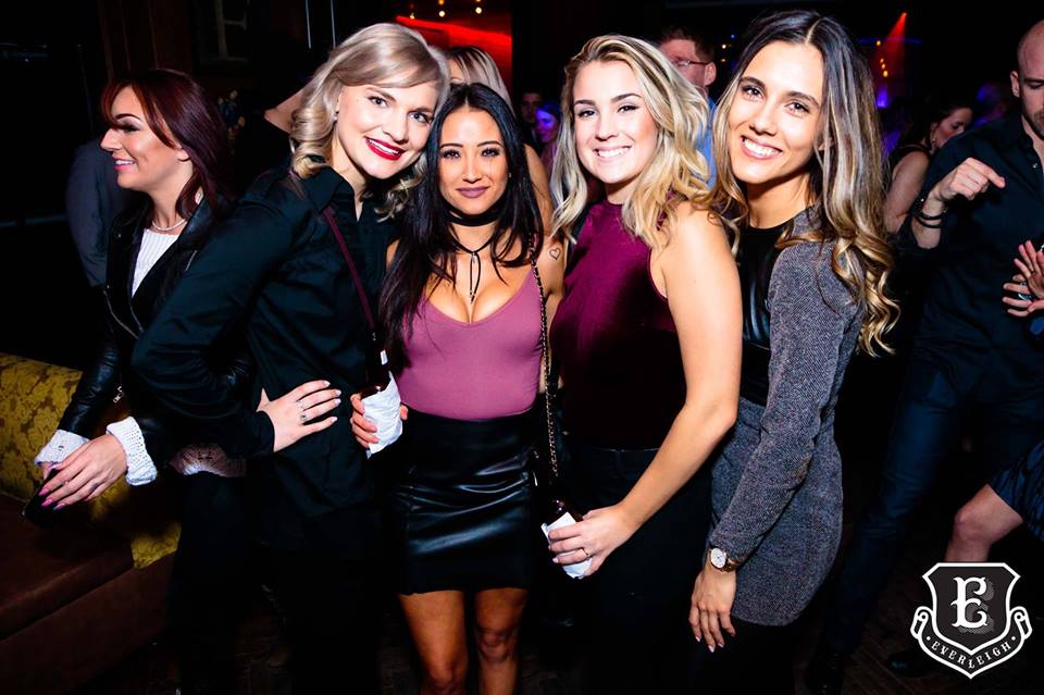 Weekend Vibes...

What's your Saturday night look like?

TOM 4AM Extended License tonight

#WeAreKingWest