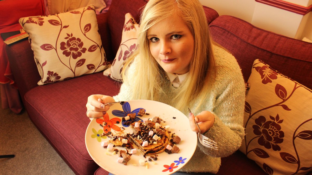 FrontLineBeauti's tweet image. Check out how i make my pancakes: youtube.com/watch?v=ux4bV1…