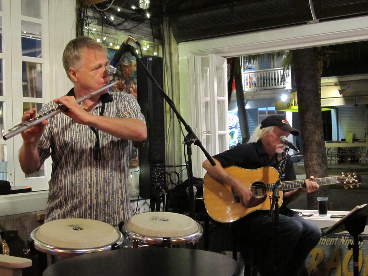 IslandKatia's tweet photo. #Dinner and #LiveMusic at @twofriendskw 
#SundayInParadise #LifeInParadise #KeyWest https://t.co/PeDTaF7xSm