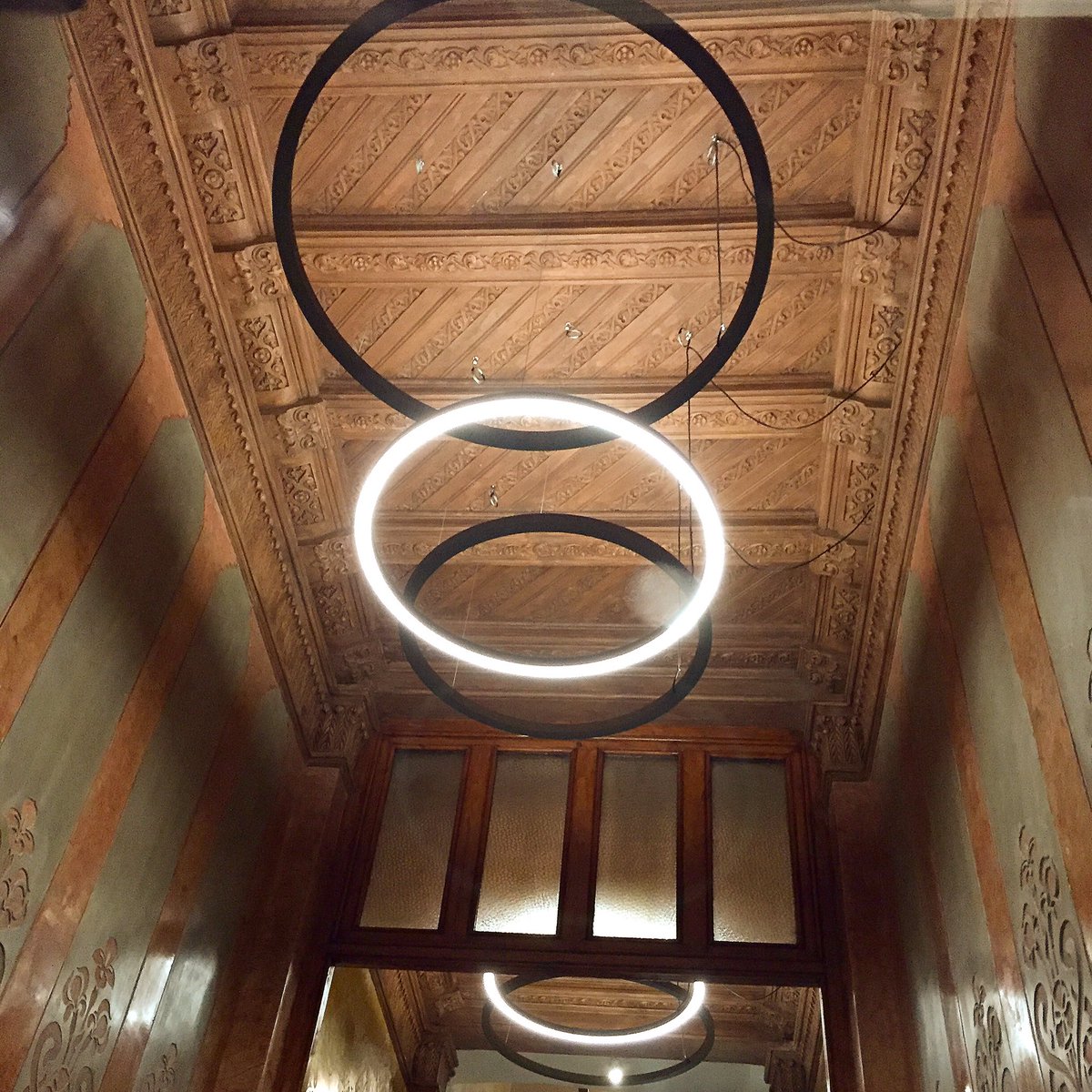 insolitbcn's tweet photo. #tr #insolit #directlight #indirectlight @jlxucla #xucladesign #customlighting #lampdesign #circularlamp https://t.co/9rqvzPO8l0
