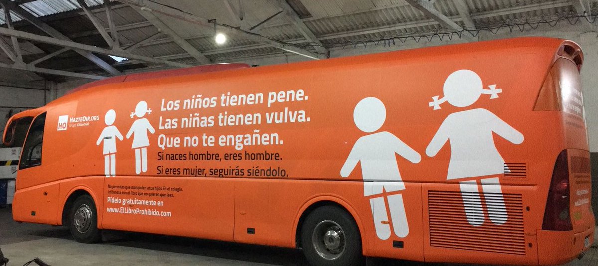 efecomer's tweet photo. Por fin bus entre facultades: Eclesiásticas-FCOM. https://t.co/o0ENwbZQOb