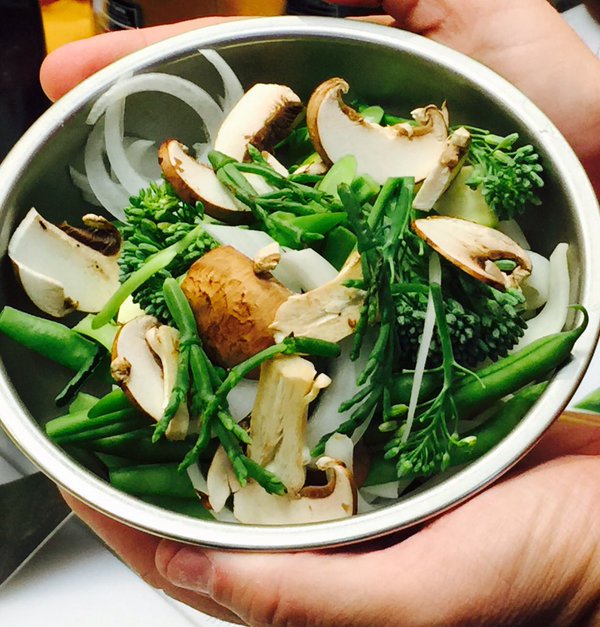 MalamaMaunalua's tweet photo. BYO Bowls is an Asian fusion eatery that lets you Build Your Own yummy meals! On March 4th, 20% of your purchase can go to Mālama Maunalua! https://t.co/i8gVPYZogc