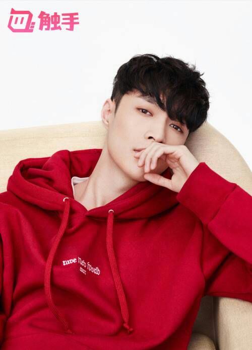 ayeol_l's tweet photo. 🔥🔥🔥
#5YearswithSehun #5YearswithLay https://t.co/Q0LUShJpEl