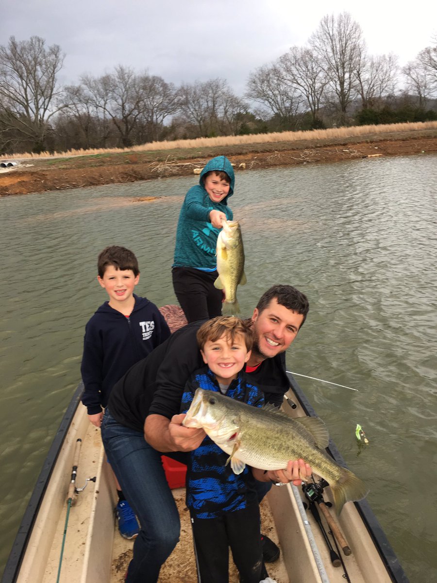 lukebryan's tweet photo. Tate and Bo doubled up. https://t.co/OUbZ4EWWkf