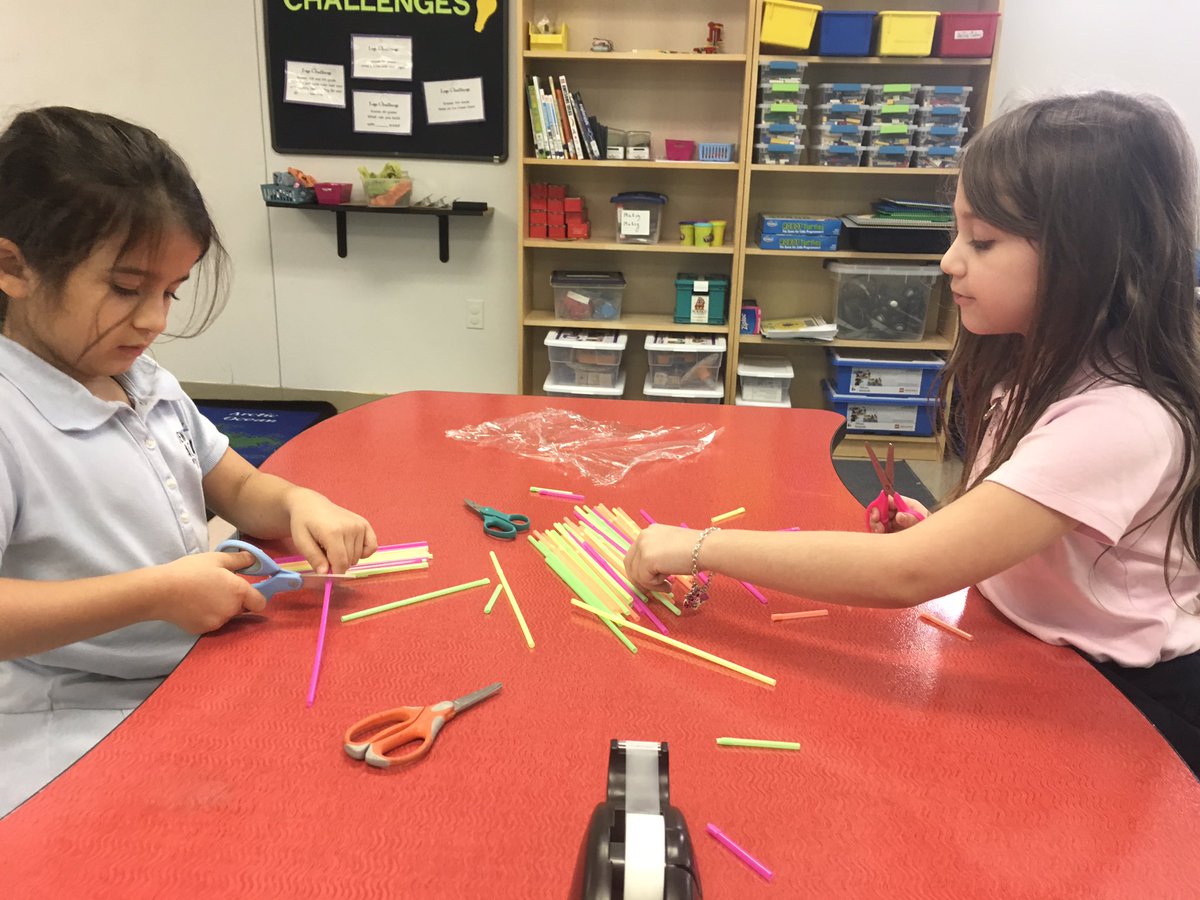 jessicasugiuchi's tweet photo. Whatever floats your boat! Students design and test their straw boats. #JAOiLab, #JAO https://t.co/AAJuEWfNth
