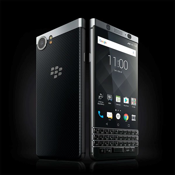 axiom_ksa's tweet photo. بلاكبيري تعود الى الواجهة!!! الكي وان هاتف جديد يتضمن لوحة مفاتيح, ماسح لبصمة الاصبع وايضاً نظام اندرويد!
#MWC17 https://t.co/90VNgZUdOy