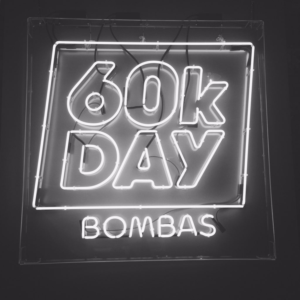 LaForceNYC's tweet photo. 1 night. 60 companies. 60,000 pairs of socks. Had a great time giving back with @bombas! #60KDay https://t.co/mxltxi28PX