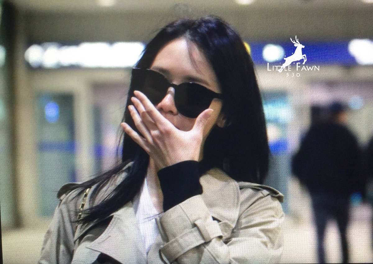 [PIC][01-03-2017]YoonA trở về Hàn Quốc vào sáng nay C5yBAFyWMAEX0gN