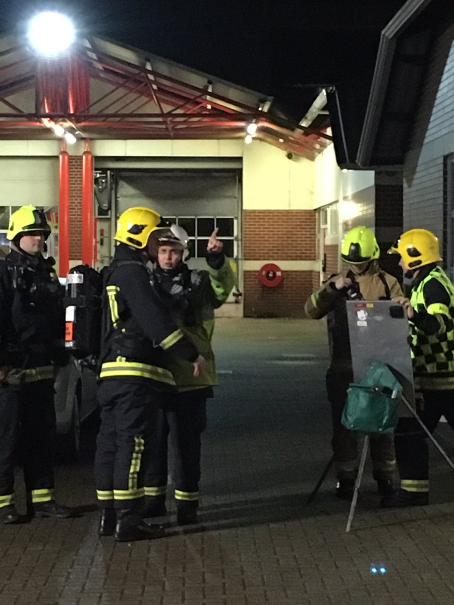HartleyWintney8's tweet image. Training for us tonight was a #RealisticScenario #PersonsReported Drill #OperationalEffectiveness #TrainHardWinEasy #OnCall @HFRS_Academy