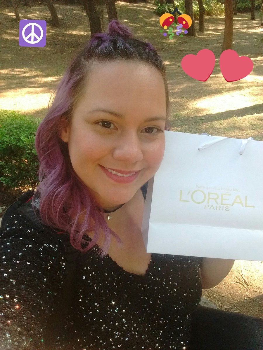 CarameliElBlog's tweet photo. Muchas gracias @LorealParisMx #MissHippie #HippieChic #Makeup #LoveIt #ElBlogDeCarameli https://t.co/mjJ6KdJWSW