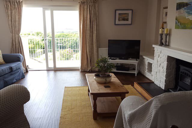 sally13phillips's tweet image. Found an awesome @airbnb holiday home in Sir Benfro! abnb.me/EVmg/MaSu6kvY8A
~ Rhoslan 🏡 #llanrhian #pembs #seaviews