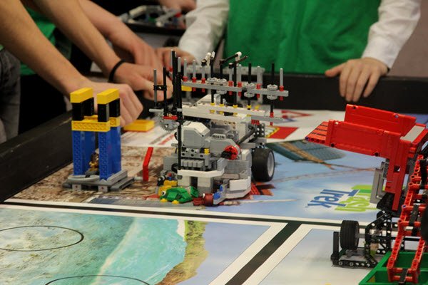 FIRST LEGO League Latvia aicina interesentus uz robotikas sacensībām – 4. un 5.martā Valkā. #startit facebook.com/events/1826544…