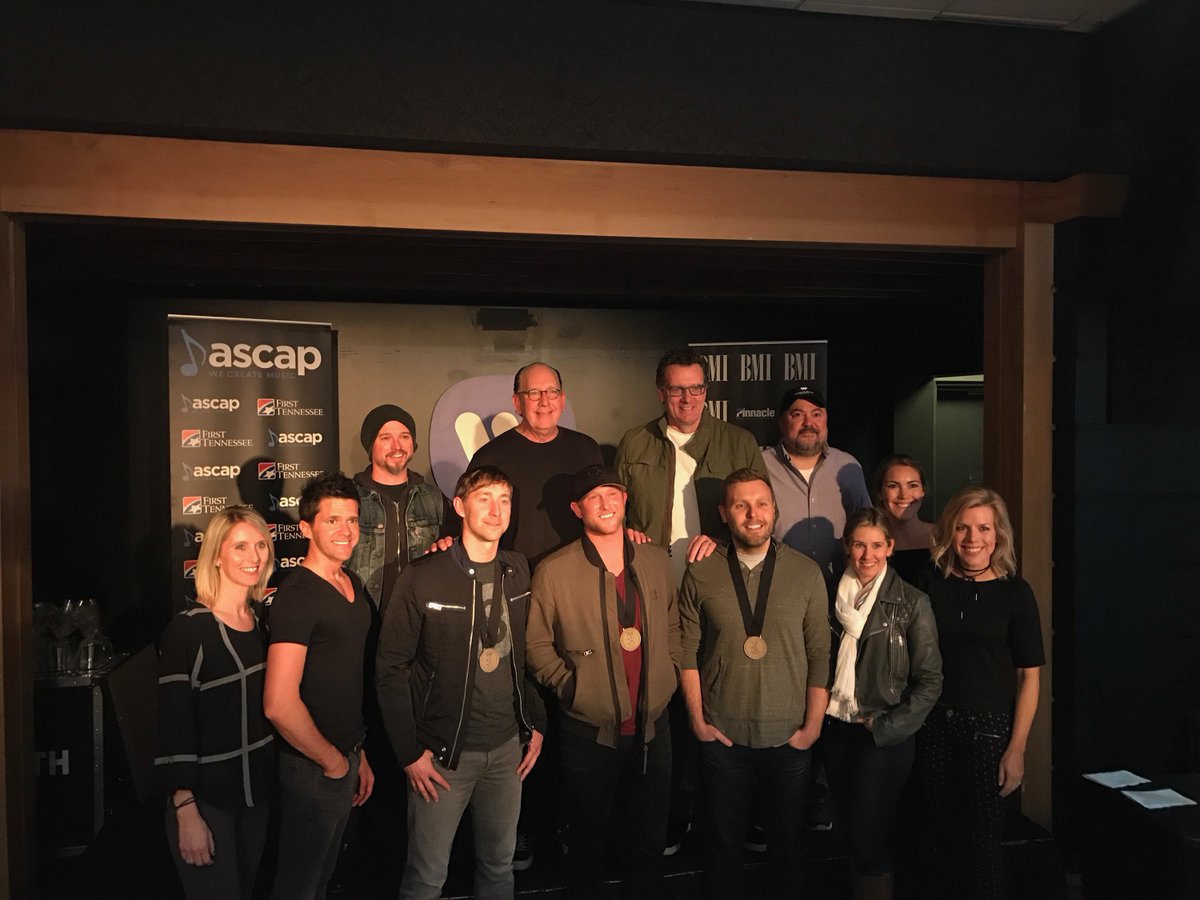 coleswindell's tweet image. What an amazing team. Thank you for taking #MiddleOfAMemory to the top! Love every one of you.
