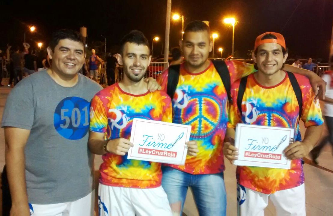 cruzrojactes's tweet photo. Estuvimos en el corsodromo #NoloAlias juntando firmas en apoyo a la #LeyCruzRoja #YoFirmé #1MillónDeFirmas @CruzRojaArg https://t.co/9clzUF9i8Z