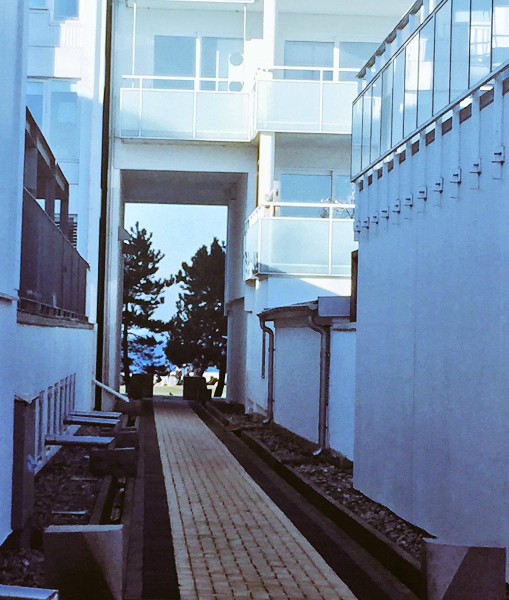 EKarimnia's tweet photo. Framing the good view encourages #walkability in city #placemaking #patternlanguage #malmö #Bo01 https://t.co/vGllhPmQRo