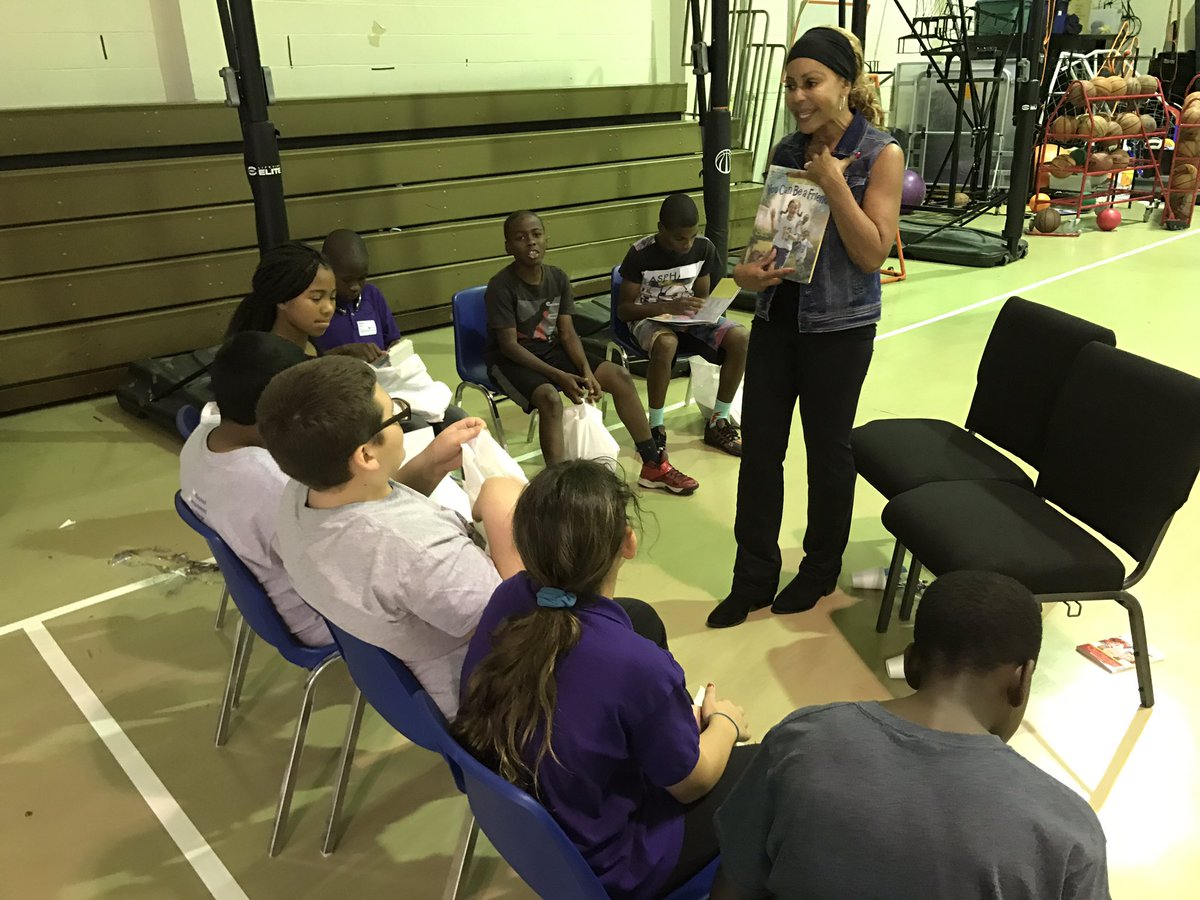 TonyDungy's tweet photo. Lauren and the other volunteers did a great job reading to the kids this afternoon. Great to see them engaged in reading and learning. https://t.co/svRrXeKH1c