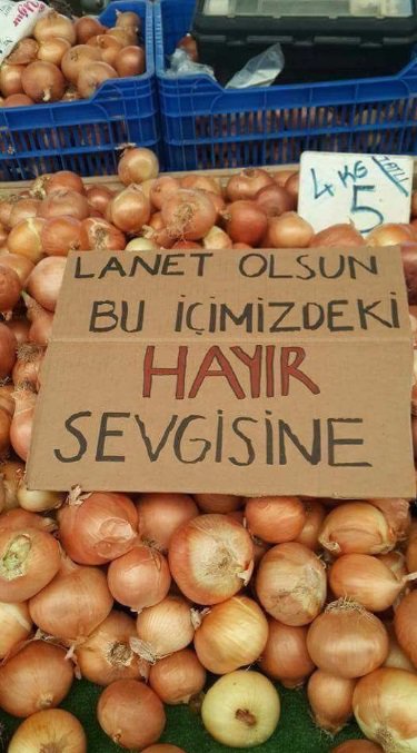 Seferihisar halk pazarında ki esnafımızın mesajı.. #HayırPartisi #Türkiye #Turkey #Hayır