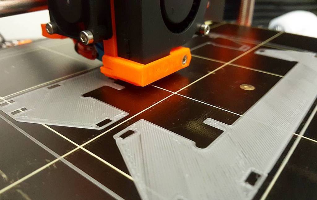 bronkula's tweet image. When that first layer comes in perfect. #3dprinted #firstlayer #hatchbox3d