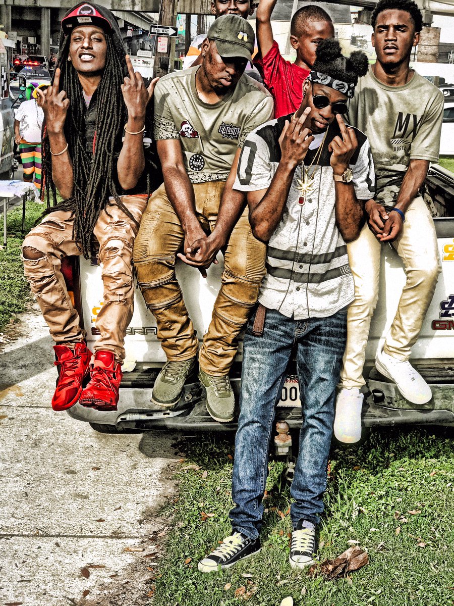 guddachyld's tweet photo. Just young bulls and demons 👿💯 #BankDat #MardiGras2017 https://t.co/Crls0XUtXn