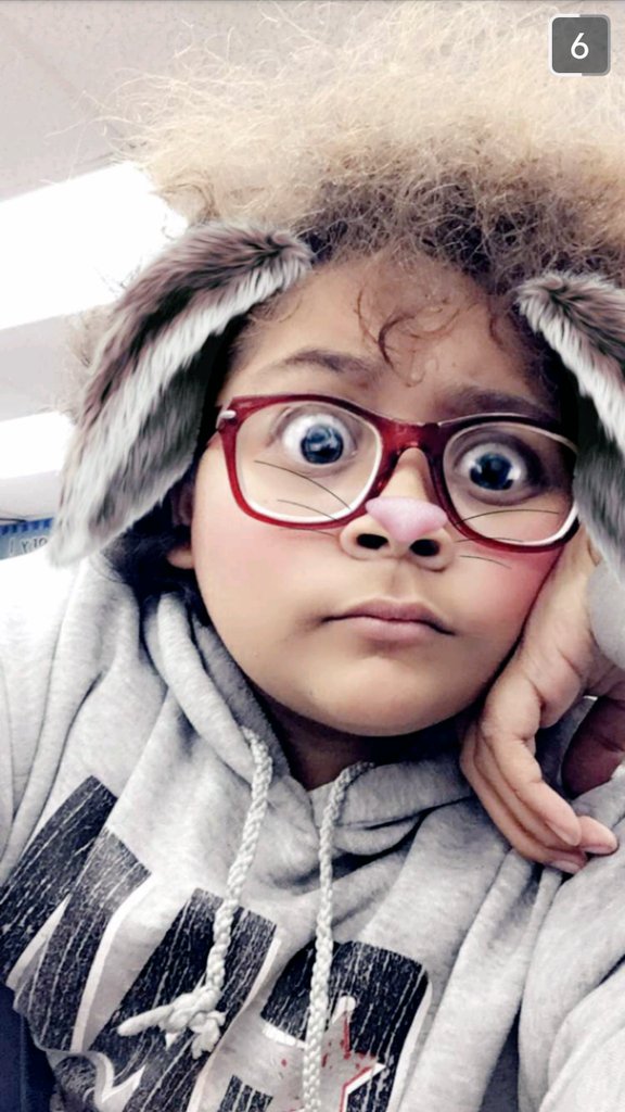violetaxvelez's tweet photo. School sucks https://t.co/ULOmJ6cUaI