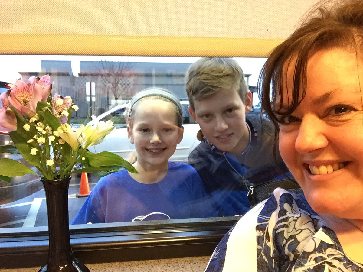 Bellamaestra6's tweet photo. Disney's Night at Chikfila! #windowselfies @TEAMDISNEYPod @gravesfabfifth @MissPohle @lmiller505 https://t.co/Yr7B484pBA